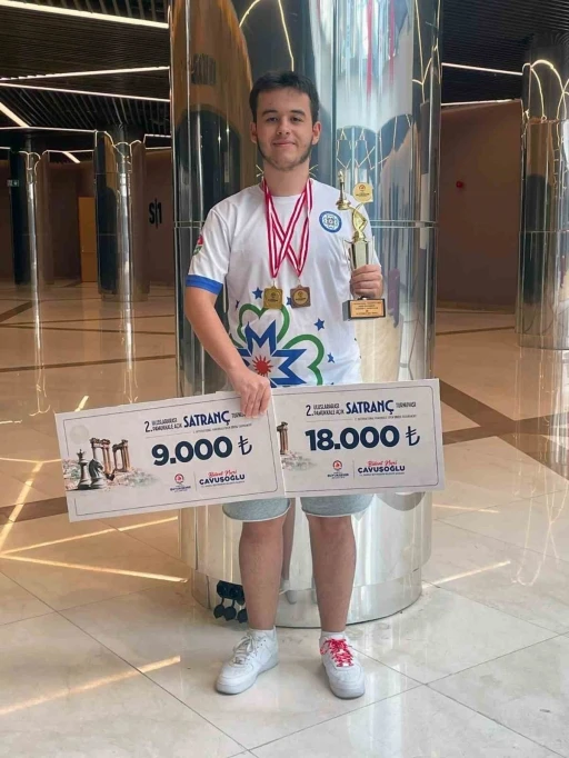 B&uuml;y&uuml;kşehir sporcuları satran&ccedil;ta başarılarını s&uuml;rd&uuml;r&uuml;yor
