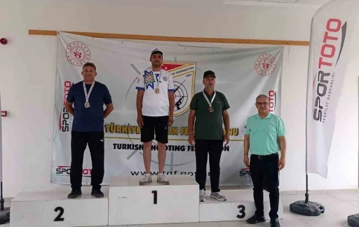 B&uuml;y&uuml;kşehir sporcularından &ccedil;ifte başarı
