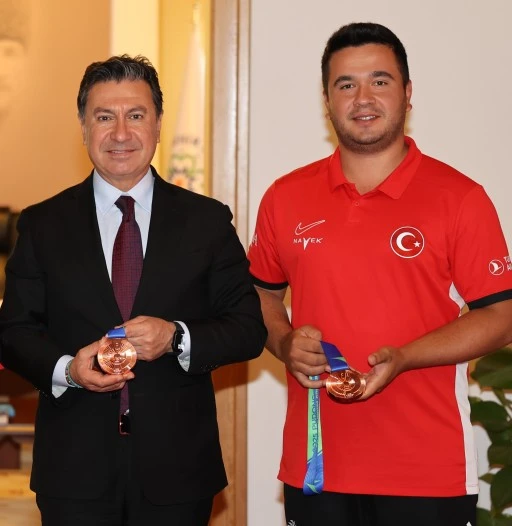 BÜYÜKŞEHİR SPORCUSU HANEY DÜNYA İKİNCİSİ