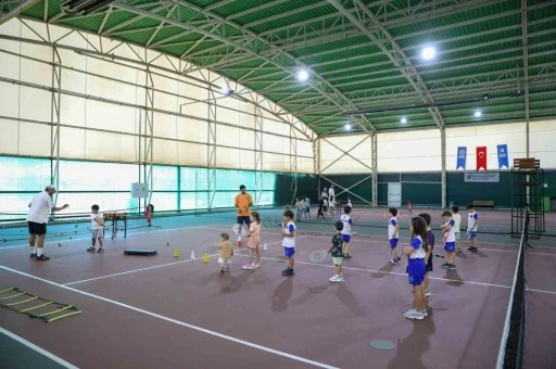 B&uuml;y&uuml;kşehir Yaz Spor Okulları, ilk d&ouml;nemini tamamladı
