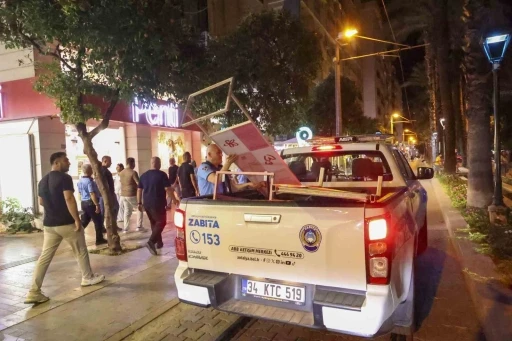 B&uuml;y&uuml;kşehir zabıtasından kaldırım işgallerine sıkı denetim
