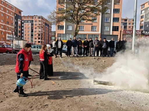B&uuml;y&uuml;kşehirden 16 il&ccedil;ede din g&ouml;revlilerine afet ve yangın eğitimi: Bin 740 personele farkındalık &ccedil;alışması
