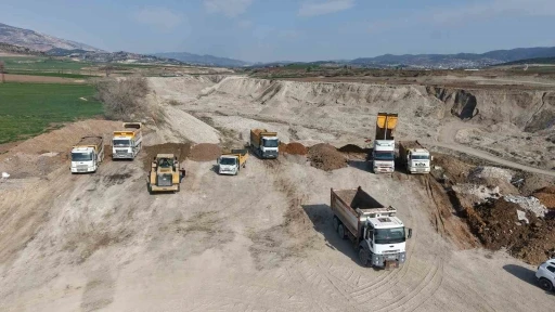 B&uuml;y&uuml;kşehirden ka&ccedil;ak moloz uyarısı
