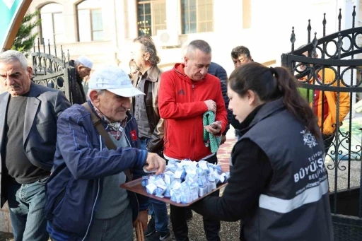 Büyükşehirden ’lokumlu’ bayramlaşma
