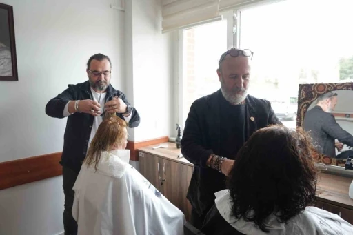 Büyükşehirden otizmli çocukların annelerine ücretsiz kuaförlük hizmeti
