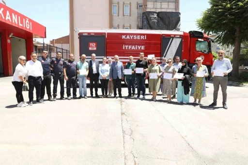 Büyükşehirin ‘Afet’ odaklı kurslarında katılım belgeleri sahiplerini buldu
