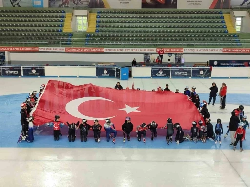 Buzda 15 Temmuz i&ccedil;in anlamlı t&ouml;ren
