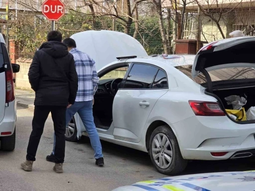 &Ccedil;akarlı ara&ccedil;la polisten kilometrelerce ka&ccedil;tı, 173 bin lira ceza yedi
