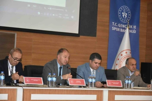 Çakmur: Başarılarımızı takım ruhu ile elde ediyoruz
