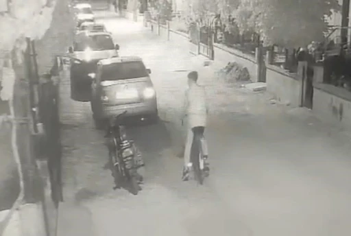 Çaldığı bisikleti beğenmeyince bırakıp motosikleti götürdü
