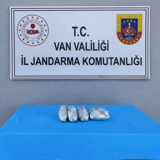 &Ccedil;aldıran&rsquo;da 1 kilo 978 gram kubar esrar ele ge&ccedil;irildi
