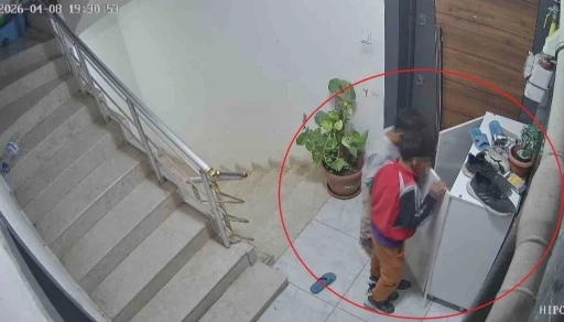&Ccedil;alınan ayakkabılarının peşine d&uuml;şen adam, &ccedil;ocuk hırsızların evinde onlarca ayakkabıyla karşılaştı
