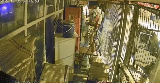 &Ccedil;alıntı ara&ccedil;la geldiler, marketi soydular: 1 ş&uuml;pheli tutuklandı
