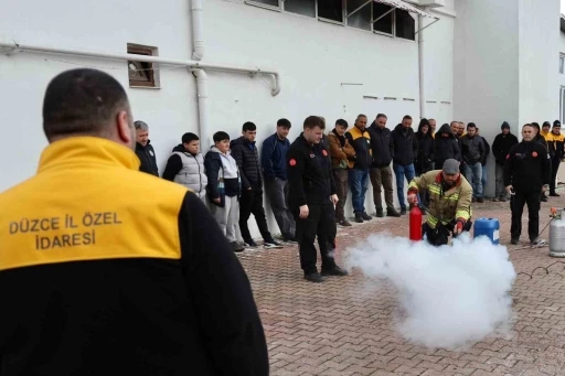 &Ccedil;alışanlara iş sağlığı ve g&uuml;venliği ile yangın eğitimi
