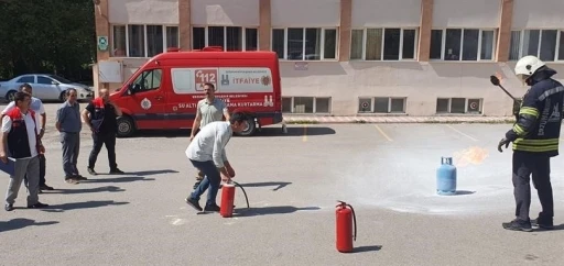 Çalışanlara yangın bilgilendirmesi
