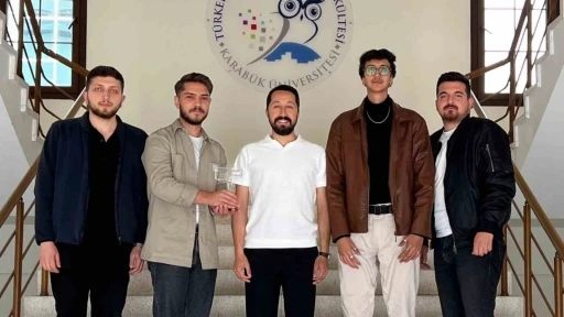 Cam Adam Belgeseli &quot;Etkileyici Senaryo Ödülü&quot; aldı
