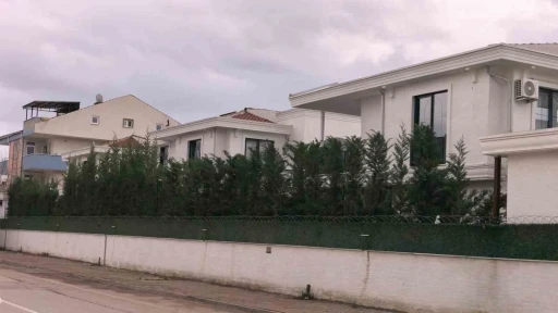 Cam silerken 4 metreden d&uuml;şt&uuml;
