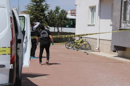 Cam Silen Kadın 4. Kattan Düştü