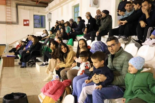 &Ccedil;ameli Kurumlar-Mahaller Voleybol Turnuvası b&uuml;y&uuml;k heyecanla devam ediyor
