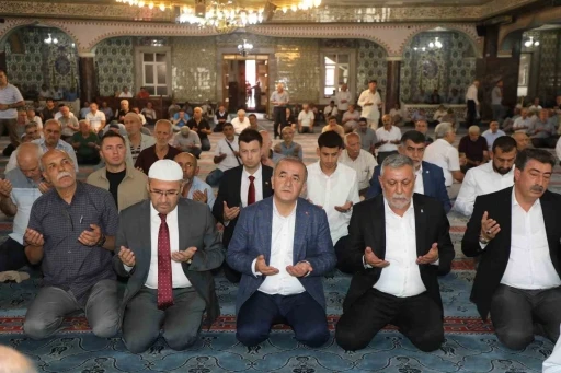 Camilerde 15 Temmuz şehitleri için mevlit
