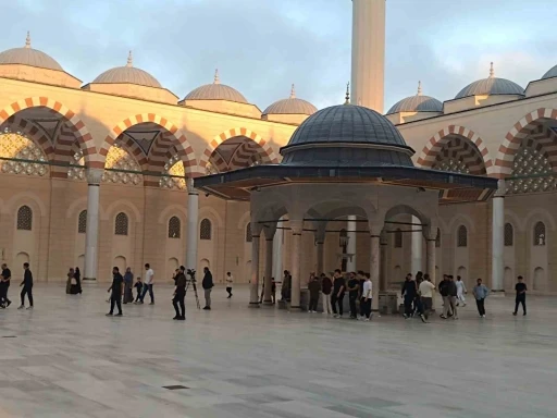 Çamlıca Camii’nde bayram namazı kılındı
