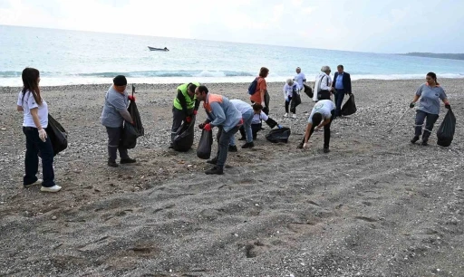 Çamyuva Sahili’nde temizlik
