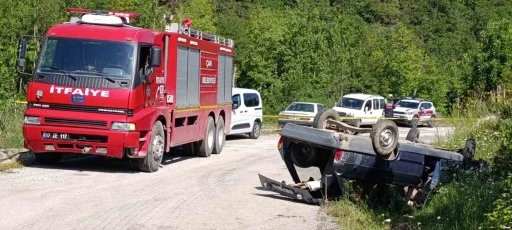 &Ccedil;an&rsquo;da takla atan otomobilin s&uuml;r&uuml;c&uuml;s&uuml; hayatını kaybetti
