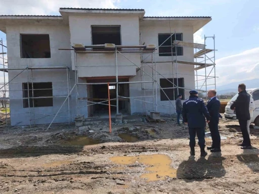 &Ccedil;an Etili K&ouml;y&uuml; Jandarma Karakol İnşaatında İnceleme
