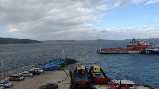 &Ccedil;anakkale Boğazı fırtına nedeniyle trafiğe kapandı
