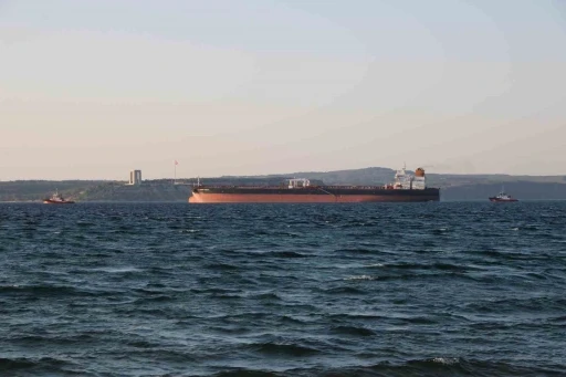 Çanakkale Boğazı’nda gemi makine arızası yaptı
