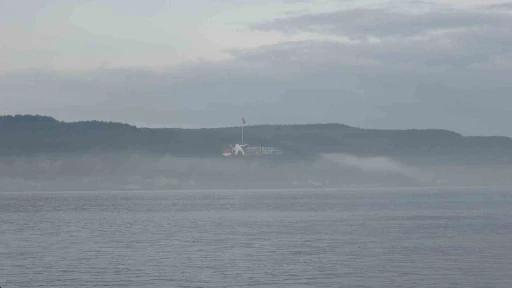 &Ccedil;anakkale Boğazı, sis sebebiyle gemi ge&ccedil;işlerine kapatıldı
