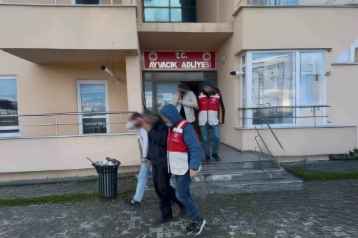 &Ccedil;anakkale&rsquo;de 28 ka&ccedil;ak g&ouml;&ccedil;men yakalandı
