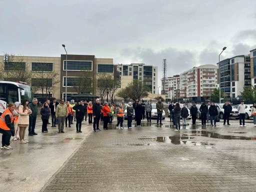 &Ccedil;anakkale&rsquo;de 51 AFAD g&ouml;n&uuml;ll&uuml;s&uuml; eğitimini başarıyla tamamladı
