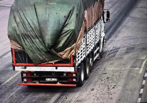 Çanakkale’de 8 kişinin hayatını kaybettiği kazada kamyonun yükünü kurallara uygun taşıdığı belirlendi
