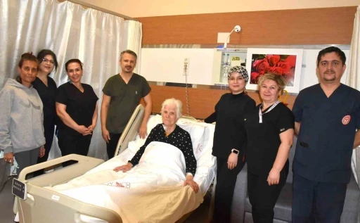 &Ccedil;anakkale&rsquo;de 90 yaşındaki hasta Koroner By-Pass ameliyatıyla hayata tutundu
