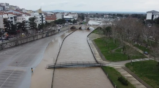 &Ccedil;anakkale&rsquo;de aşırı yağışların riskleri masaya yatırıldı
