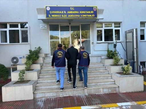 &Ccedil;anakkale&rsquo;de &ccedil;eşitli su&ccedil;lardan aranan 11 ş&uuml;pheli tutuklandı
