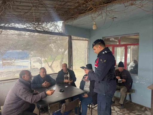 &Ccedil;anakkale&rsquo;de &ccedil;eşitli su&ccedil;lardan aranan 22 ş&uuml;pheli yakalandı
