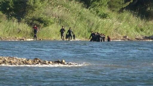 &Ccedil;anakkale&rsquo;de denizde kaybolan 14 yaşındaki kızın cansız bedenine ulaşıldı
