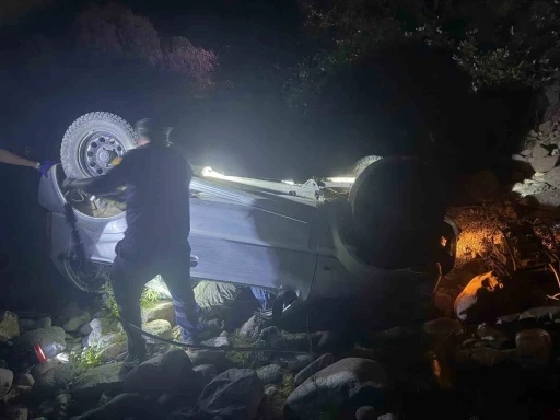 &Ccedil;anakkale&rsquo;de dereye u&ccedil;an aracın s&uuml;r&uuml;c&uuml;s&uuml; hayatını kaybetti

