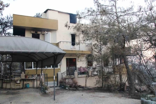 Çanakkale’de devam eden yangında 3 köy boşaltıldı
