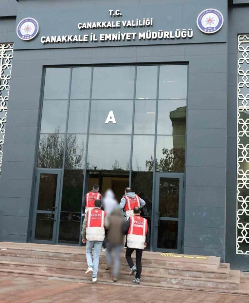 Çanakkale’de kuyumcuyu soymaya kalkışan 2 şüpheli tutuklandı
