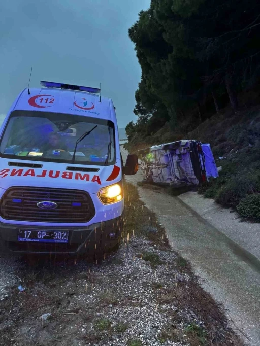 Çanakkale’de otomobil yan yattı: 6 yaralı
