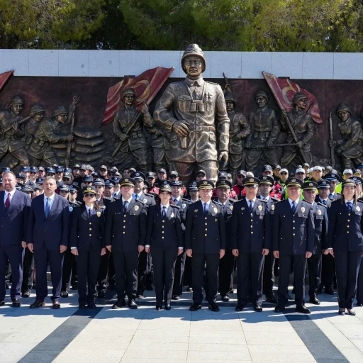 Çanakkale’de Polis Haftası sebebiyle Şehitler Abidesi ziyaret edildi
