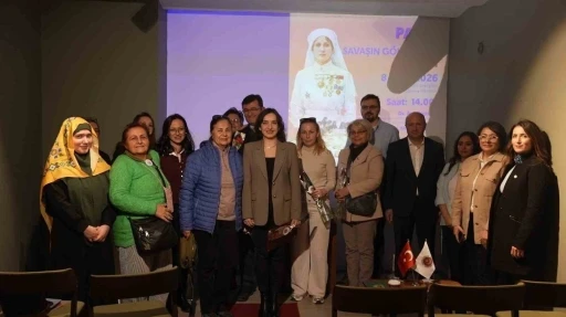 &Ccedil;anakkale&rsquo;de "Savaşın G&ouml;lgesinde Kadın" Paneli D&uuml;zenlendi
