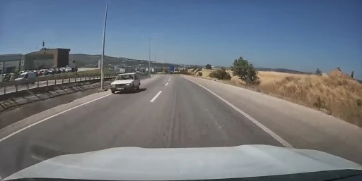 &Ccedil;anakkale&rsquo;de ters y&ouml;nde giden s&uuml;r&uuml;c&uuml; kazaya davetiye &ccedil;ıkarttı
