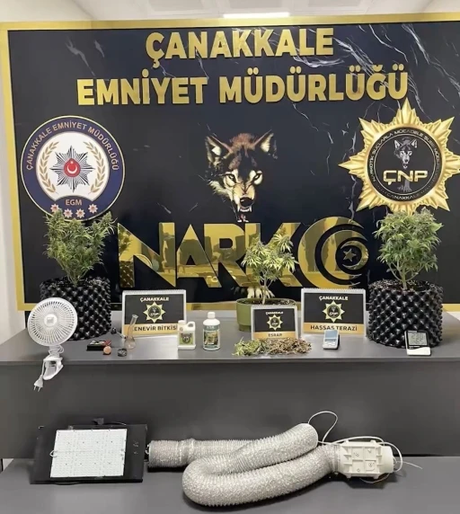 &Ccedil;anakkale&rsquo;de uyuşturucu operasyonu: 5 tutuklama
