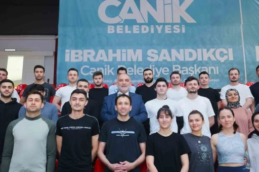 Canik Belediyesi gen&ccedil;leri hedeflerine taşıyor
