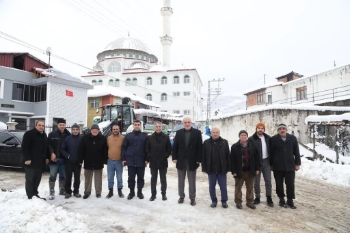 Canik&rsquo;te kar mesaisi: Kaymakam Aydın ve Başkan Sandık&ccedil;ı sahada
