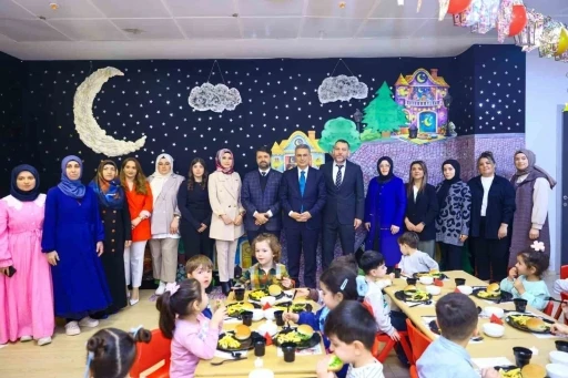 Canik&rsquo;te minikler, tekne oru&ccedil;larını Başkan Kurnaz ile birlikte a&ccedil;tı
